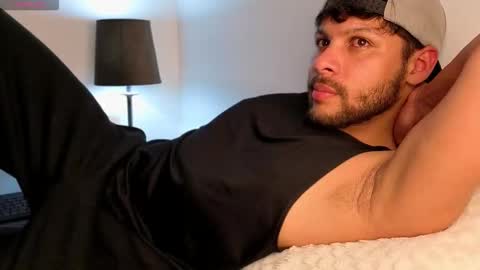 Independent       model  online show from 19, 10, 2025