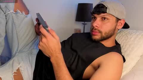 Independent       model  online show from 19, 10, 2025