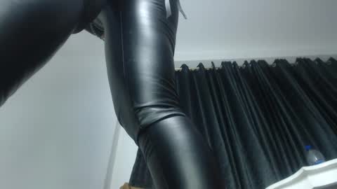 Halley Raven online show from 28, 10, 2025