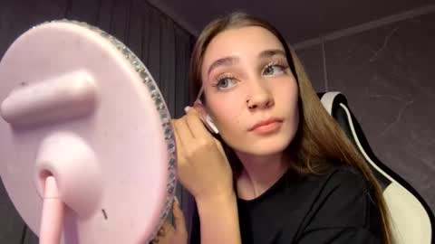 Holly online show from 3, 11, 2025