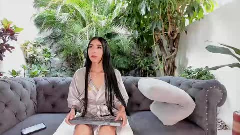 Hallie Stone online show from 28, 5, 2026