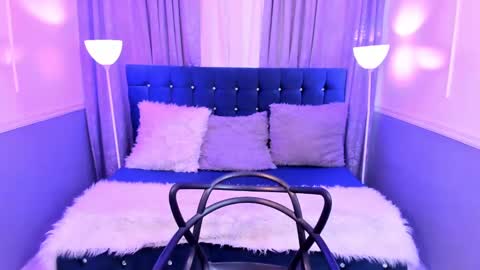 Snapshot of hallsred_rh chatting on 19, 12, 2024 Halls Red online show from 19, 12, 2024