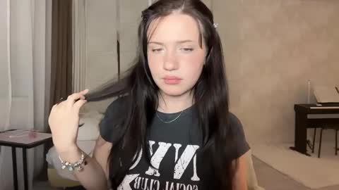 hanahwoods online show from 22, 5, 2026