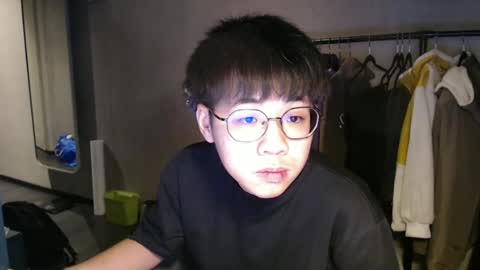 Snapshot of handsome_mannn chatting on 18, 12, 2024 handsome_mannn online show from 18, 12, 2024