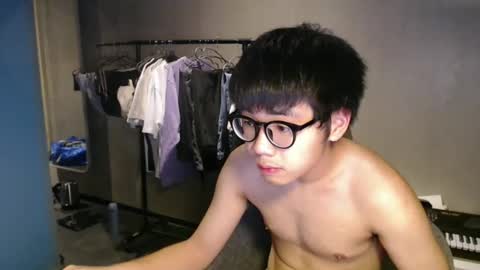 handsome_mannn online show from 14, 10, 2025
