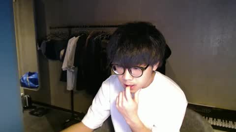 handsome_mannn online show from 13, 12, 2025