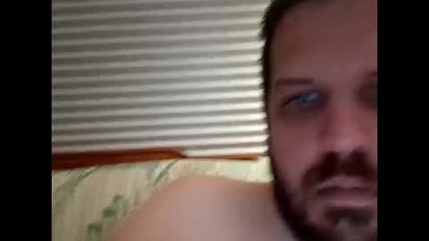 Snapshot of handsomedaddy198923 chatting on 19, 10, 2025 handsomedaddy198923 online show from 19, 10, 2025