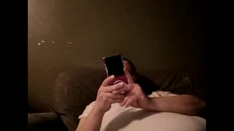 Snapshot of handsomedaddy198924 chatting on 5, 4, 2026 Handsomedaddy198923 online show from 5, 4, 2026