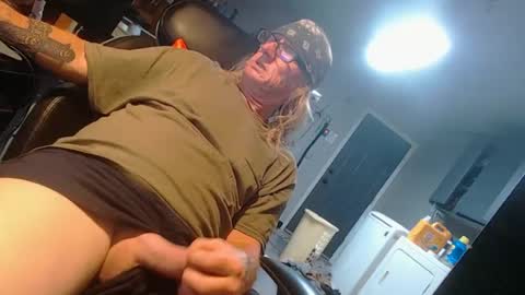 Snapshot of handystud33 chatting on 19, 9, 2025 handystud33 online show from 19, 9, 2025