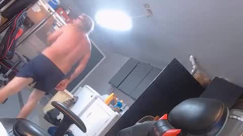 Snapshot of handystud33 chatting on 24, 9, 2025 handystud33 online show from 24, 9, 2025