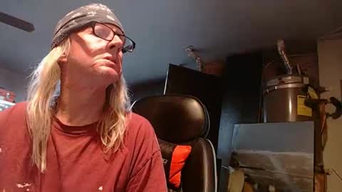 Snapshot of handystud33 chatting on 5, 11, 2025 handystud33 online show from 5, 11, 2025
