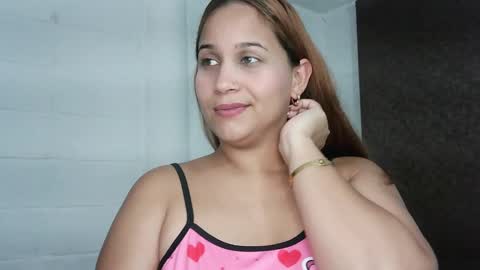 Snapshot of hankalanna chatting on 7, 10, 2025 Hank alanna online show from 7, 10, 2025