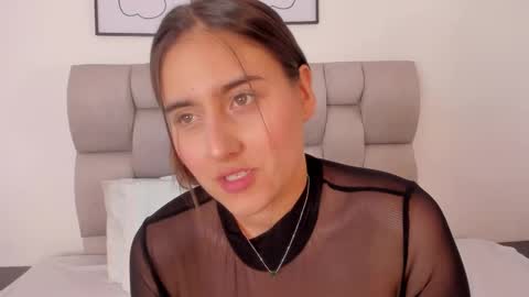 Snapshot of hanna__evans_ chatting on 14, 9, 2025 hanna__evans_ online show from 14, 9, 2025