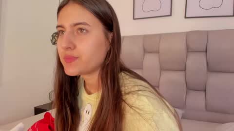 Snapshot of hanna__evans_ chatting on 5, 10, 2025 hanna__evans_ online show from 5, 10, 2025