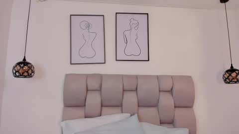 Snapshot of hanna__evans_ chatting on 8, 10, 2025 hanna__evans_ online show from 8, 10, 2025