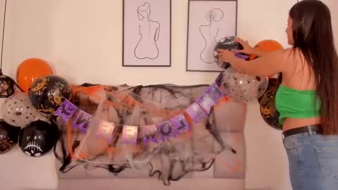 Snapshot of hanna__evans_ chatting on 23, 10, 2025 hanna__evans_ online show from 23, 10, 2025