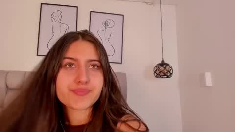 Snapshot of hanna__evans_ chatting on 1, 11, 2025 hanna__evans_ online show from 1, 11, 2025