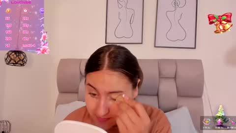 Snapshot of hanna__evans_ chatting on 30, 11, 2025 hanna__evans_ online show from 30, 11, 2025