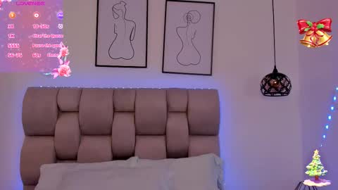 Snapshot of hanna__evans_ chatting on 14, 12, 2025 hanna__evans_ online show from 14, 12, 2025