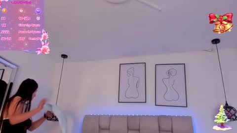 Snapshot of hanna__evans_ chatting on 17, 12, 2025 hanna__evans_ online show from 17, 12, 2025