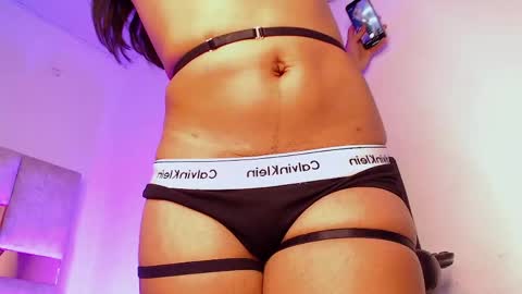 H A N A FOXX online show from 9, 5, 2026