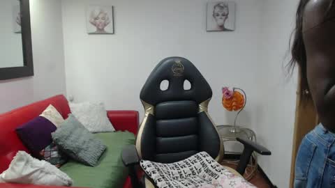 hanna_lamber online show from 8, 5, 2026