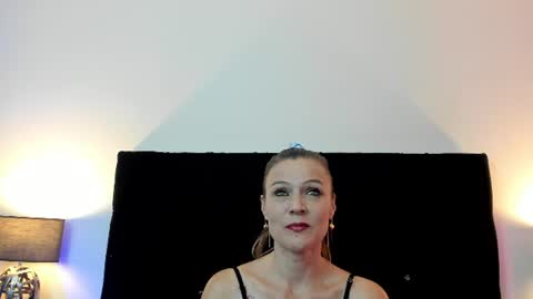 Snapshot of hanna_vell11 chatting on 8, 7, 2026 hanna_vell11 online show from 8, 7, 2026