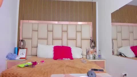 HannaClaire online show from 27, 9, 2025