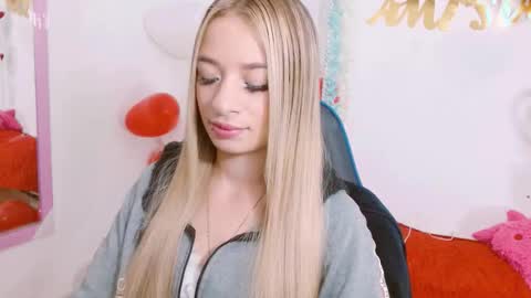 Hannah 027 online show from 13, 9, 2025