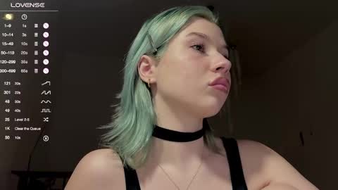 Snapshot of hannah_allin chatting on 25, 2, 2025 Hannah Allin online show from 25, 2, 2025