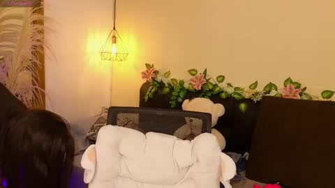 Hannah Williams online show from 17, 9, 2025