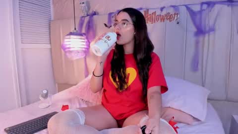 Hannah Lee online show from 5, 10, 2025