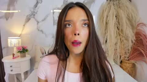 Snapshot of hannahill69 chatting on 13, 5, 2026 Hannahill69 online show from 13, 5, 2026