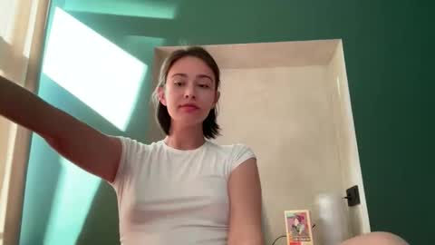 Snapshot of hannahinto chatting on 9, 4, 2026 hannahinto online show from 9, 4, 2026