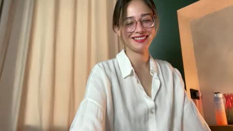 Snapshot of hannahinto chatting on 5, 5, 2026 hannahinto online show from 5, 5, 2026