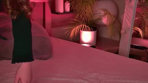 Snapshot of hannahmonttana chatting on 13, 11, 2025 Pearl online show from 13, 11, 2025