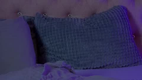 Snapshot of hannahmonttana chatting on 29, 11, 2025 Pearl online show from 29, 11, 2025