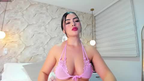 Snapshot of hannahudson__ chatting on 2, 3, 2025 Camila online show from 2, 3, 2025