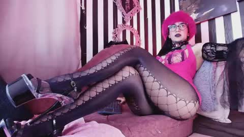 FOLLOW ME INTA MOONXMAFE online show from 7, 5, 2026