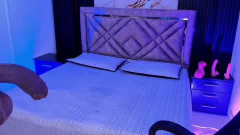 Hannasscott online show from 4, 11, 2025