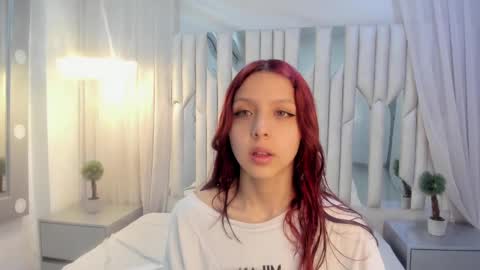Snapshot of hanniesmile chatting on 16, 2, 2025 Hanni online show from 16, 2, 2025