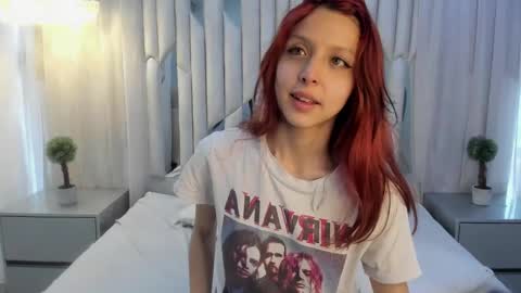 Snapshot of hanniesmile chatting on 25, 2, 2025 Hanni online show from 25, 2, 2025