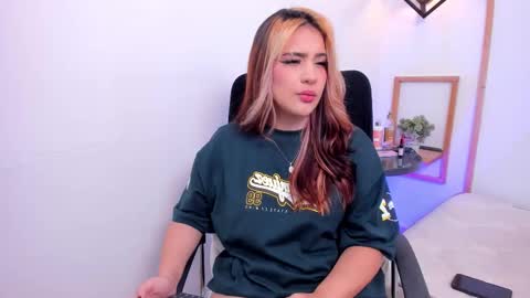 Snapshot of hannybelle__ chatting on 2, 12, 2025 Hanny online show from 2, 12, 2025