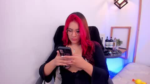 Snapshot of hannybelle__ chatting on 16, 12, 2025 Hanny online show from 16, 12, 2025