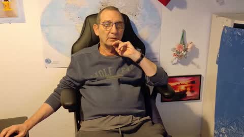 Snapshot of hansi63 chatting on 24, 2, 2025 charly online show from 24, 2, 2025