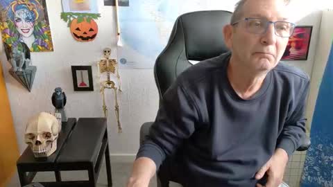 Snapshot of hansi63 chatting on 22, 9, 2025 charly online show from 22, 9, 2025