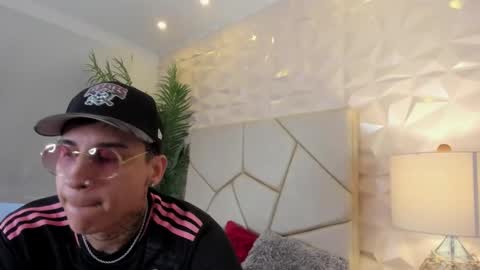  Happy Boy  online show from 17, 12, 2025