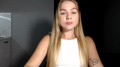 happy_fox_ online show from 17, 9, 2025