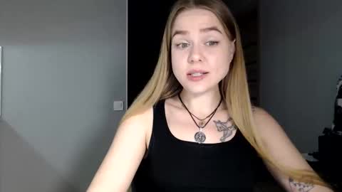 Snapshot of happy_fox_ chatting on 10, 4, 2026 happy_fox_ online show from 10, 4, 2026