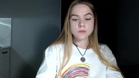 Snapshot of happy_fox_ chatting on 17, 4, 2026 happy_fox_ online show from 17, 4, 2026
